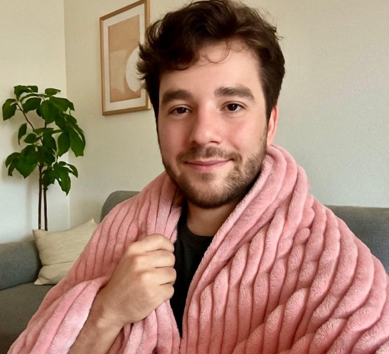 Customer with Flaffy blanket