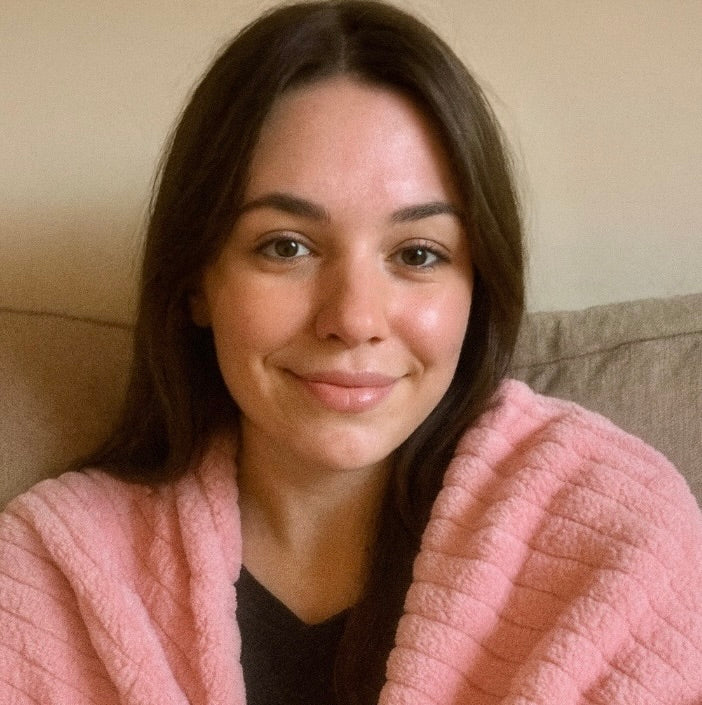 Customer with Flaffy blanket